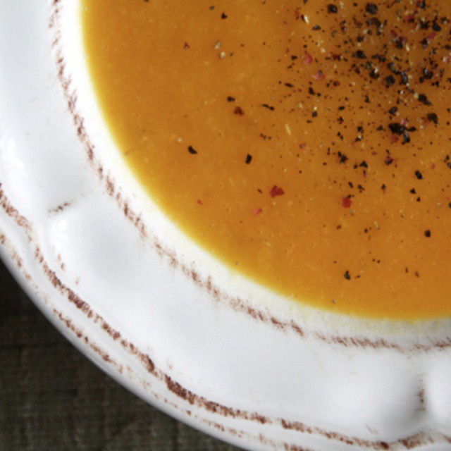 Pumpkin soup #pumpkin #healthy #soup #bestsoup #vegan Get recipe here: http://naturologia.blog.pl